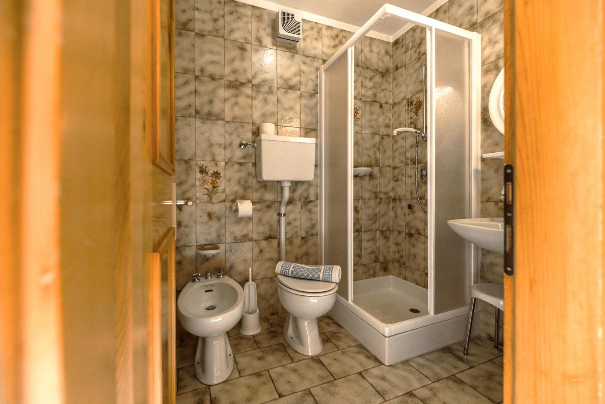 Hotel Garni Rosengarten Pera Luaran gambar